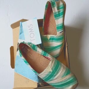 TOMS Womens sz10